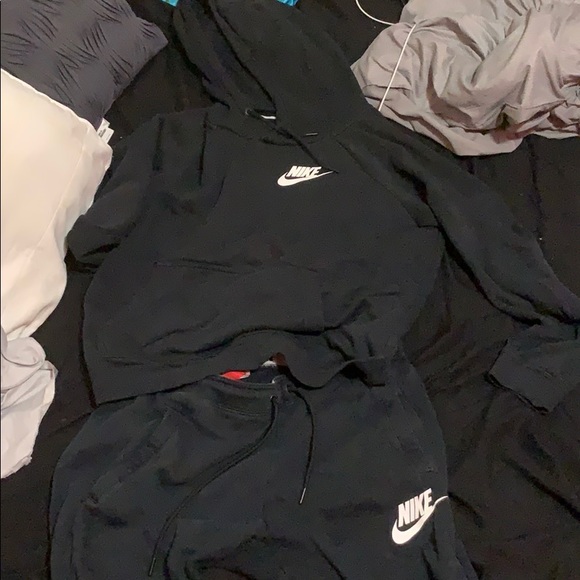 Nike sweat suit - Picture 1 of 5